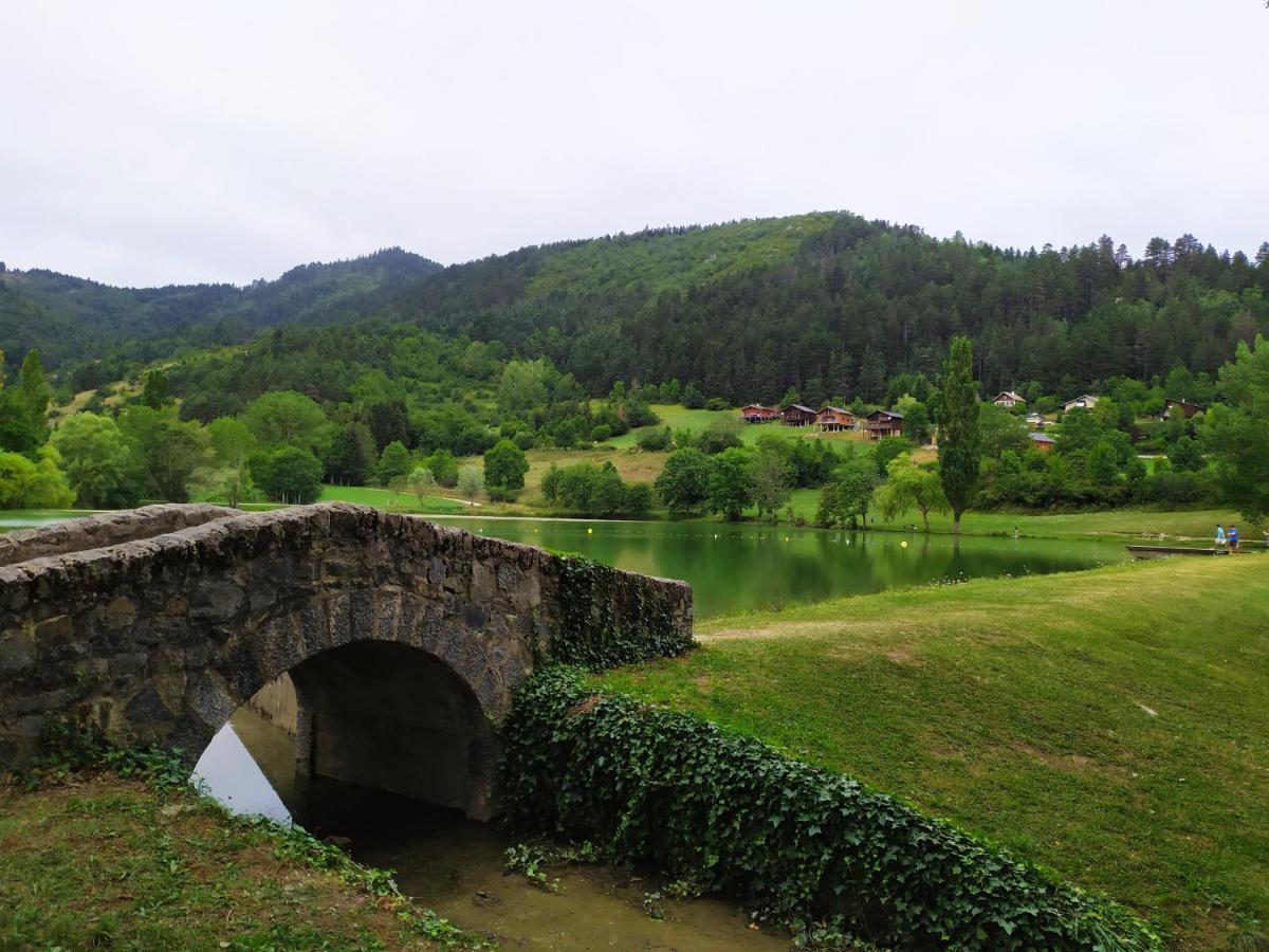 Belle Maison Proche De La Ville Et Du Lac Belcaire Esterno foto